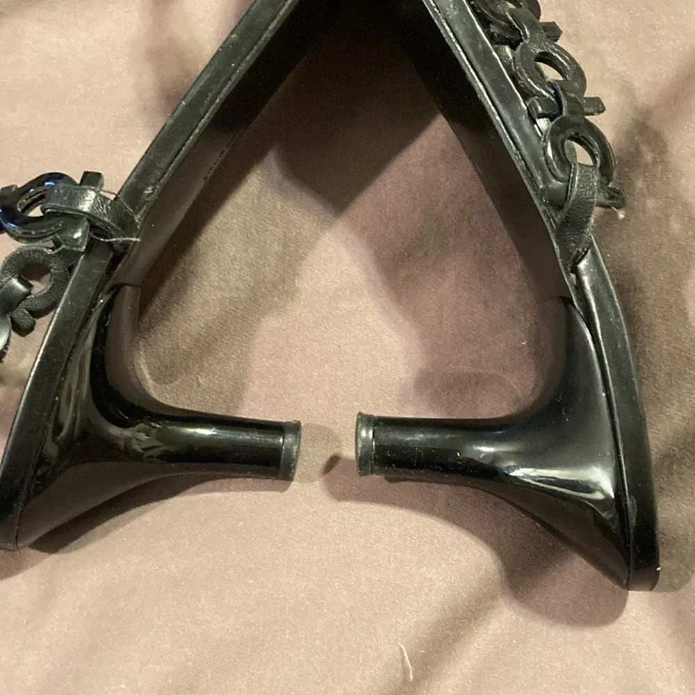 Salvatore Ferragamo kitten heel leather patent vinyl sandals Black size 8 - Picture 6 of 11